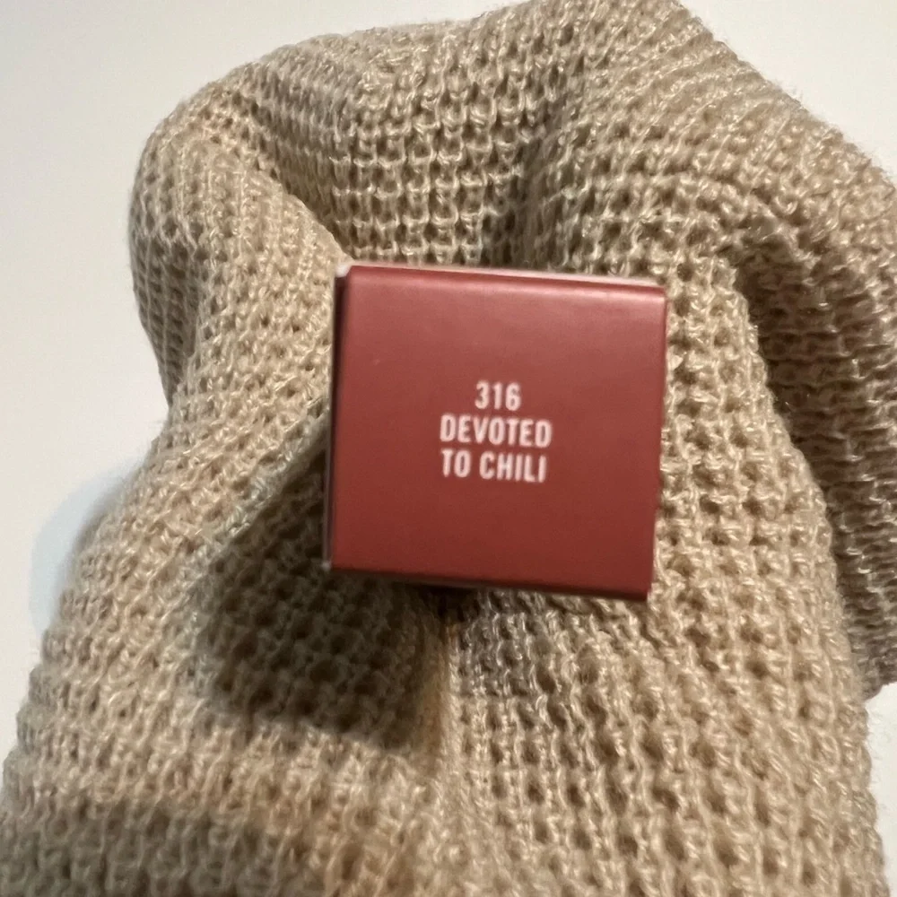 MAC POWDER KISS LIPSTICK 316 DEVOTED TO CHILI